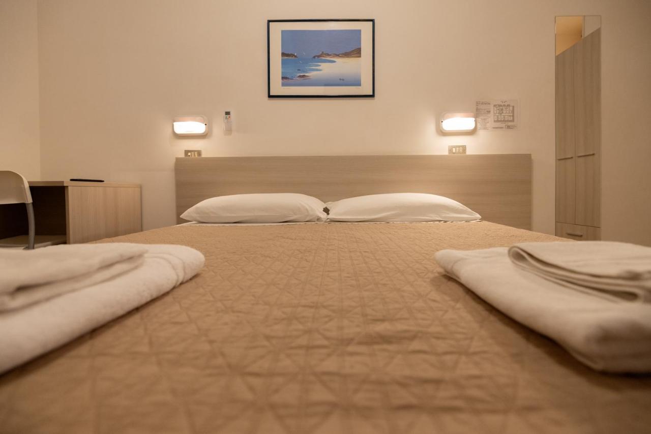 Hotel Giordo リミニ エクステリア 写真