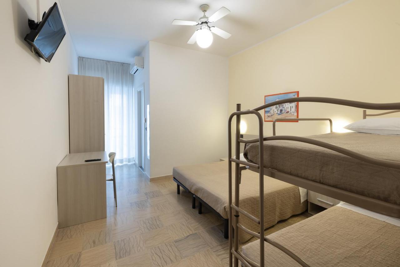 Hotel Giordo リミニ エクステリア 写真