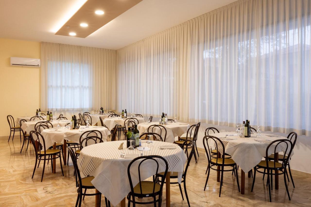 Hotel Giordo リミニ エクステリア 写真