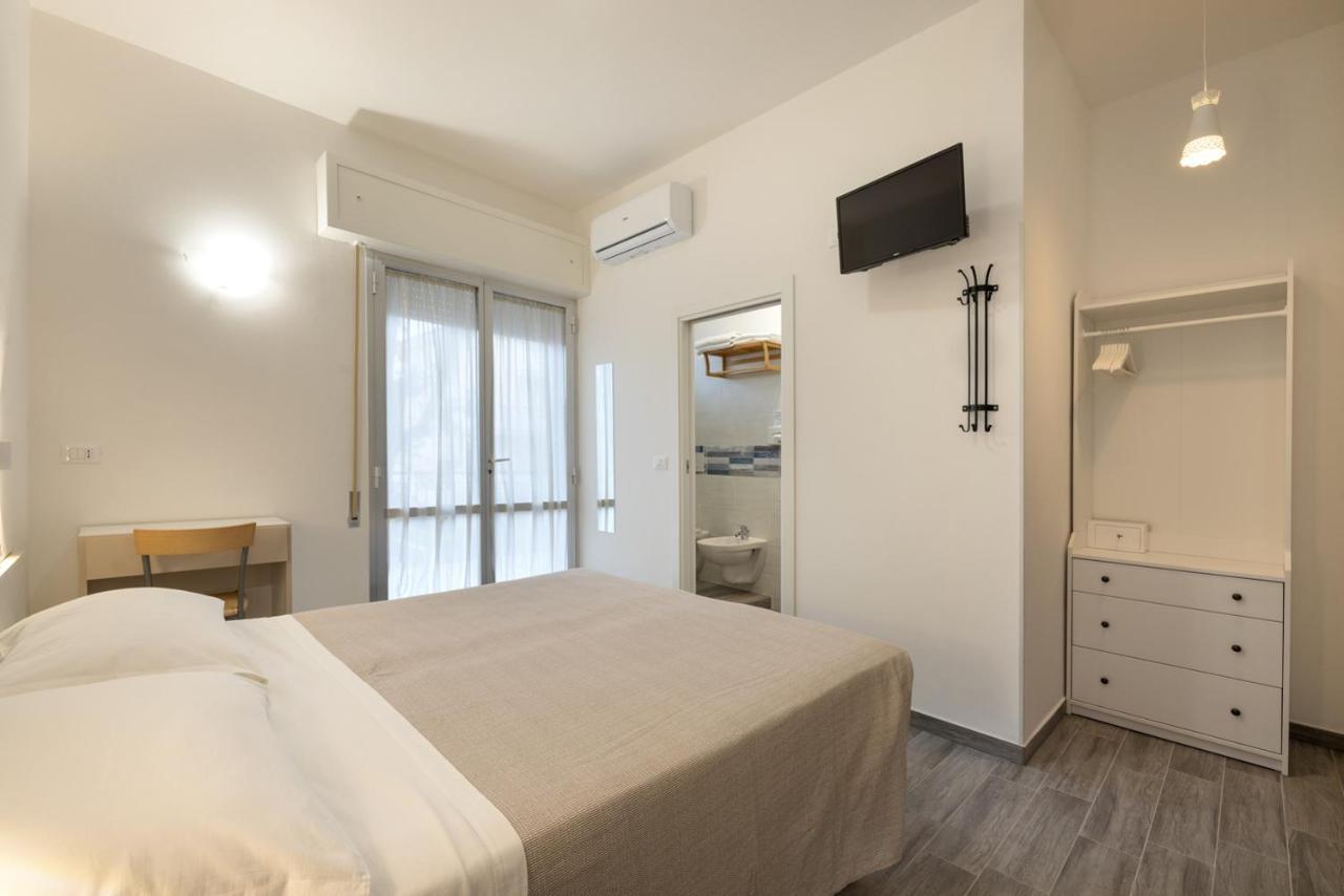 Hotel Giordo リミニ エクステリア 写真